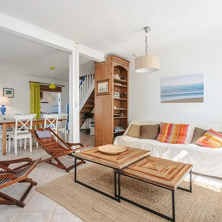 Maison A 4 Min Du Marche Et Plages Holiday home