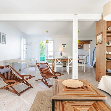 Maison A 4 Min Du Marche Et Plages Holiday home