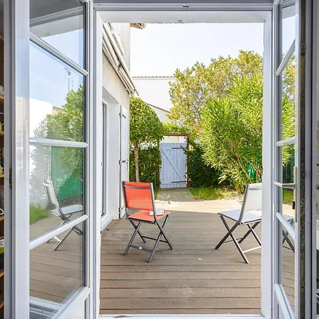 펜션 Maison A 4 Min Du Marche Et Plages