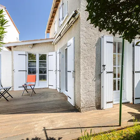 Holiday home Maison A 4 Min Du Marche Et Plages