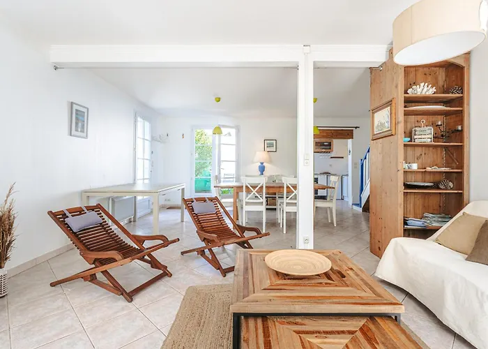 Holiday home Maison A 4 Min Du Marche Et Plages Saint-Trojan-les-Bains