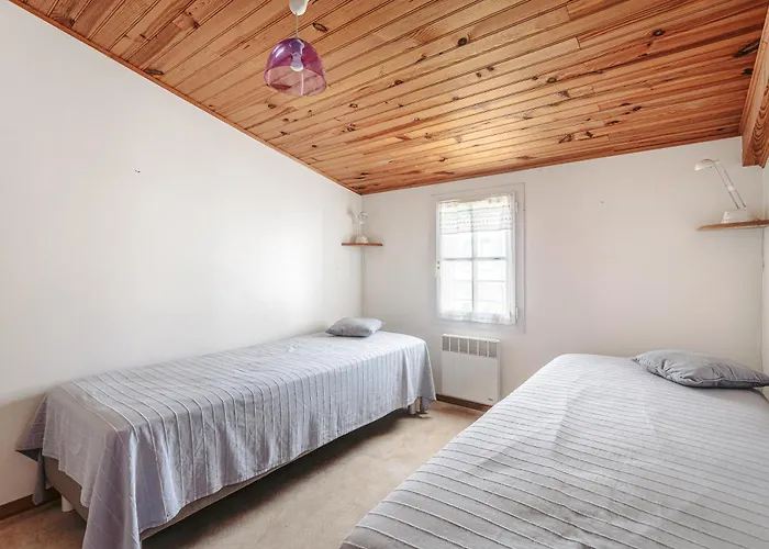 Holiday home Maison A 4 Min Du Marche Et Plages Saint-Trojan-les-Bains