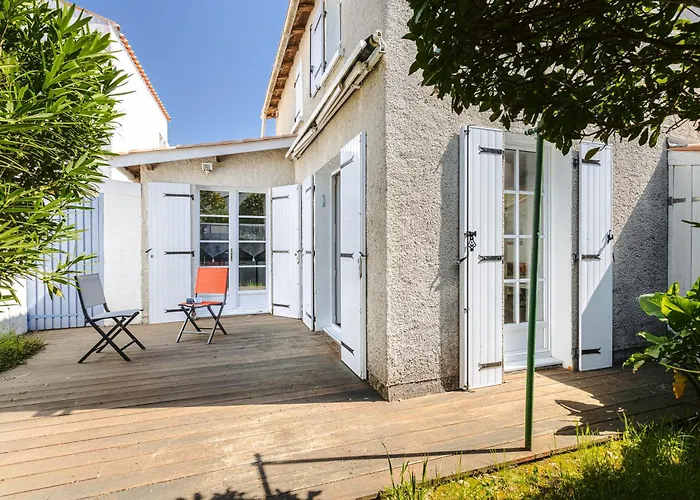 Holiday home Maison A 4 Min Du Marche Et Plages